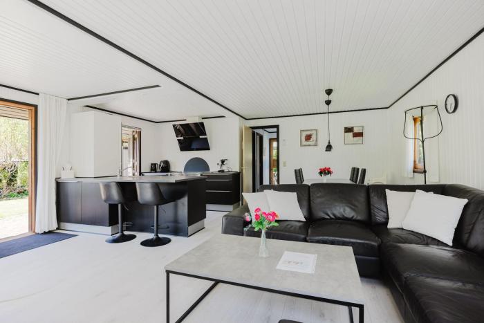 Modern Beachside Retreat in Marielyst 2BR