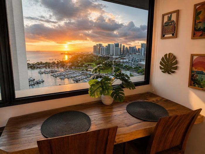 Hale Kai Nani-Beautiful Sea House