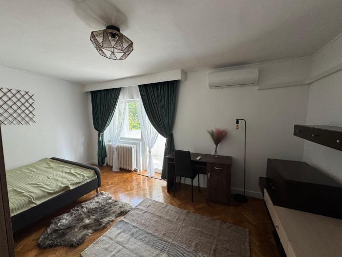 Night City Central Apartment, 3 Camere, 3 Balcoane, Untold