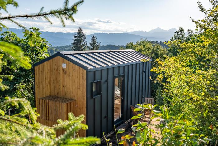 Alpine Glamp - Scenic Tiny House near Bled