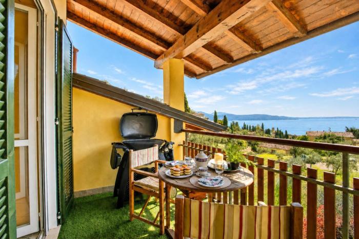Alice Suite Terrace, lake view & Park - Happy Rentals