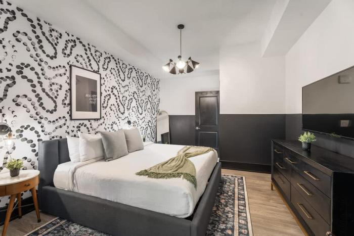 Suite Downtown Penthouse w Private Terrace Hotel