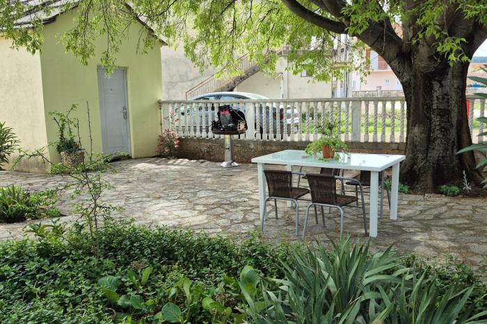 Apartments with parking space Gornji Karin, Novigrad - 21514