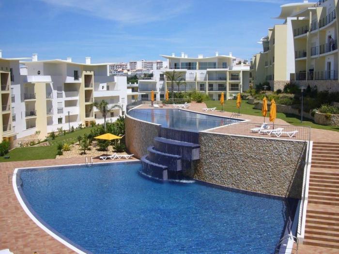 Bright apartment with sea view in Albufeira - 62 m², Pool