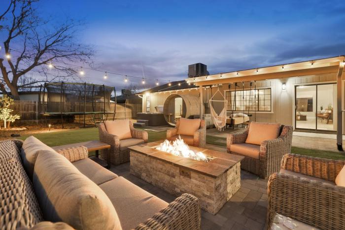 Private Spa Estate: Hot Tub Sauna Cold Plunge Game Room 3BR Sleeps 8