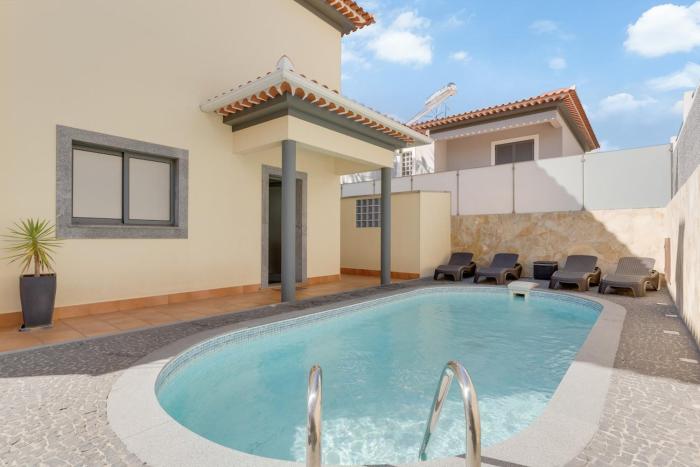 Casa Amarela With Heated Pool & Games Area