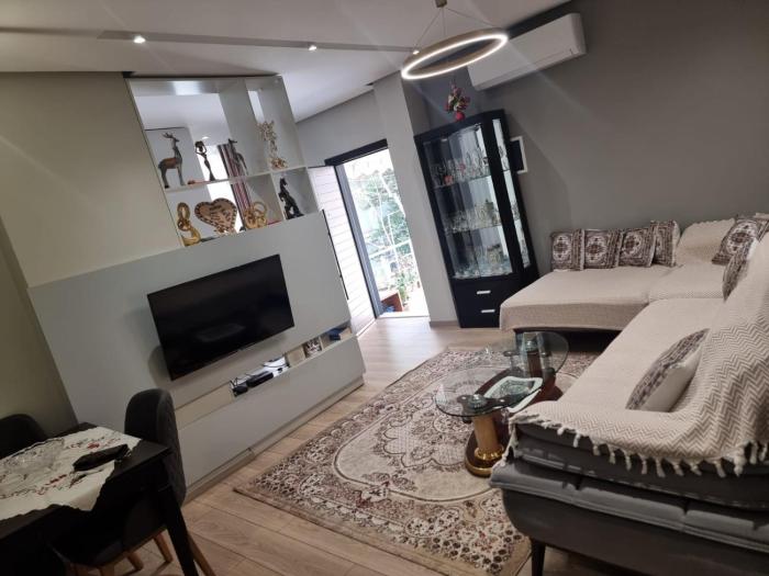 REOS APARTMENT Tirane
