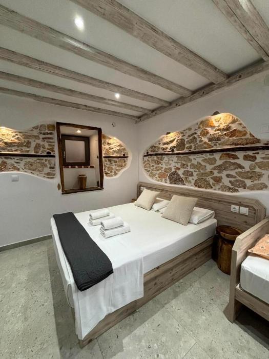 Villa Avia Skiathos, Avia Avra