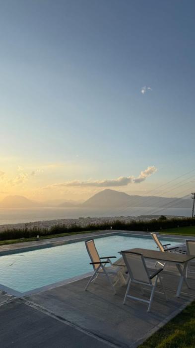 Boomerang Villa