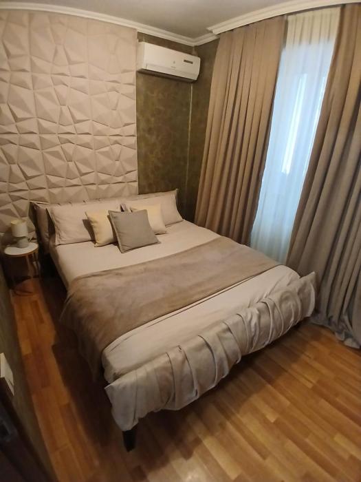 Sunny Avenue Apartment