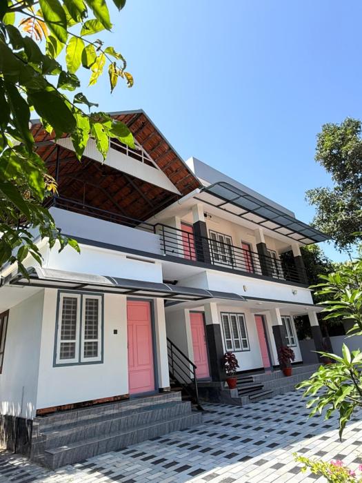 Lakeside Meadows- Diamond Homestay
