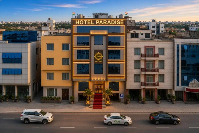 Hotel Paradise International by JMD Group