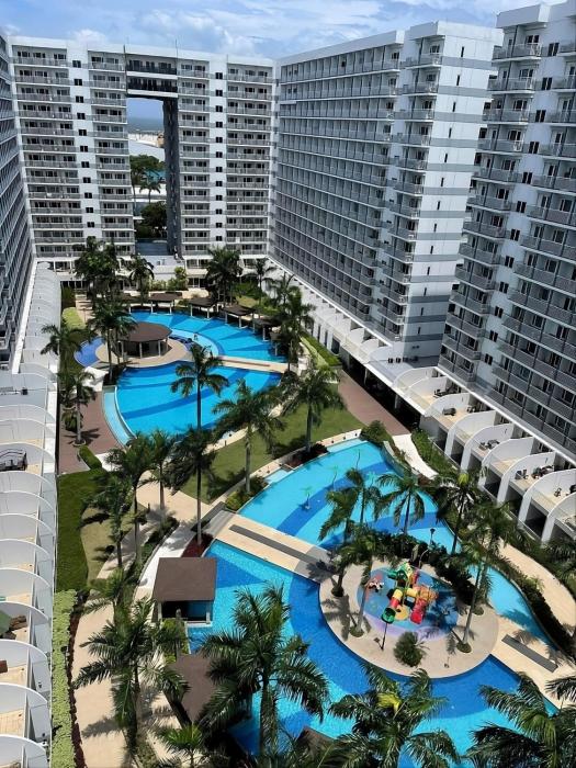 Leighs Staycation at Shell Residences