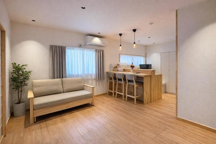 single family house Direct access to Namba and Nihonbashi 3-minute walk from Imazari Station Quiet residential area Self check in with smart lock Up to 9 people