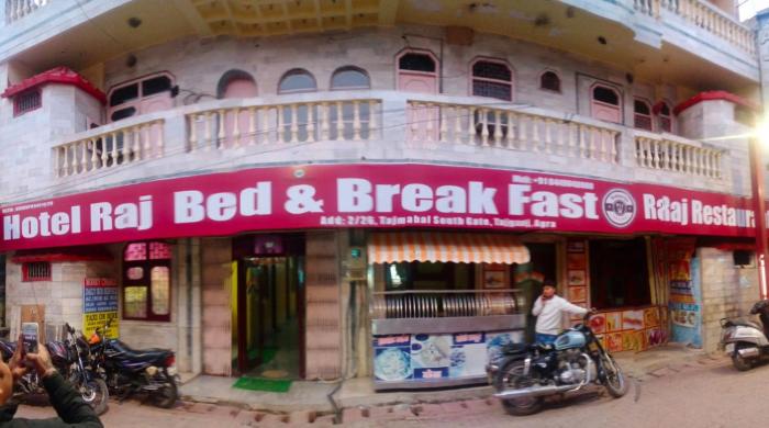 Hotel Raj Bed And Breakfast