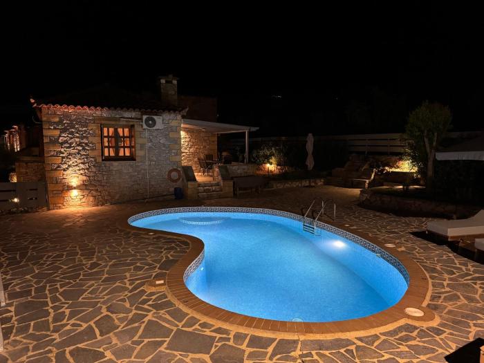 Tulipa Villa Mani 3 - Cosy Villa with Private Pool