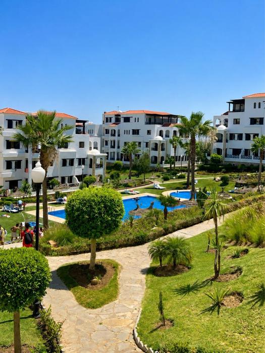 Residence with 9 pools - Spacious 2 terraces, Wi-Fi