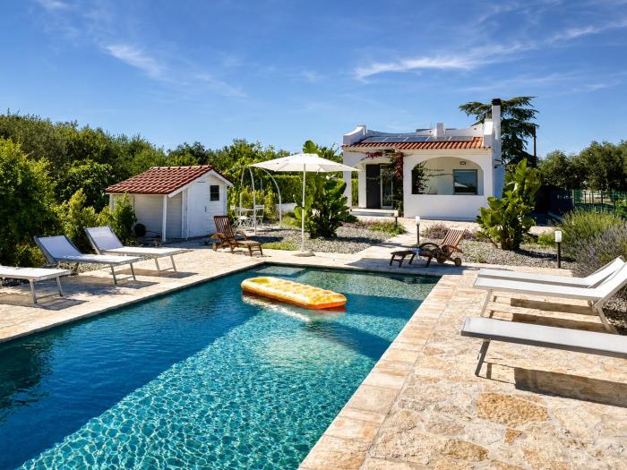 Ostuni Bloom - Panoramic Saltwater Pool & Trullo