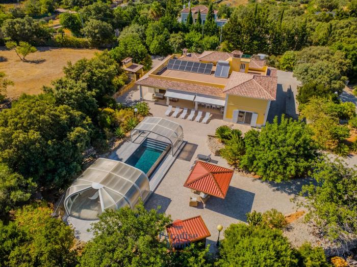 5-Bedroom Algarve Villa with Private Pool