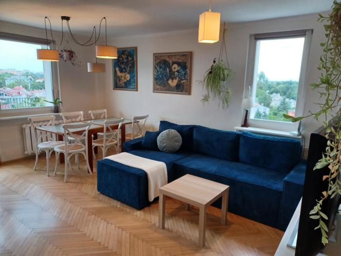Zero zgiełku, blisko plaży i Starówki - z widokiem na panoramę miasta
