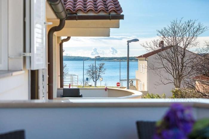 Seafront apartment