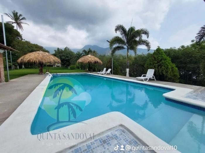 Quinta Sandoval Lago de Coatepeque
