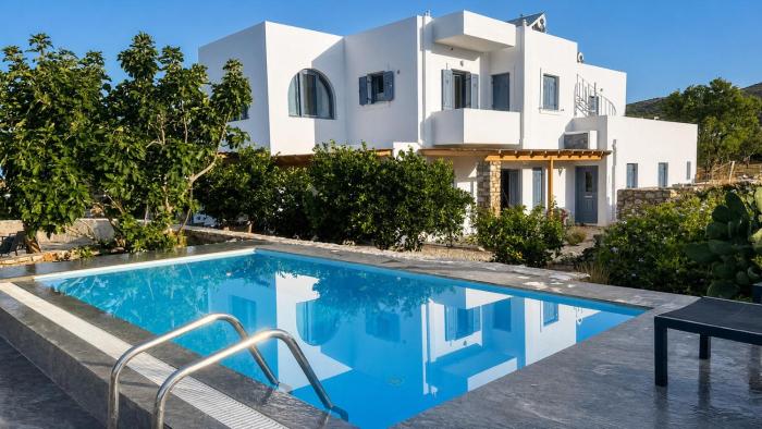 La maison - Two Private Apartments, One with Private Pool
