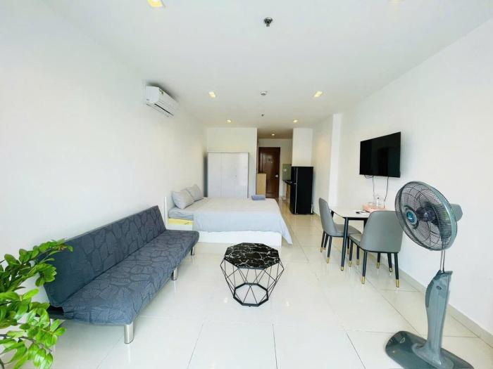 Tan Son Nhat Sky Center Apartment