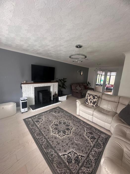 Spacious & Serene 3-Bed Detached Retreat