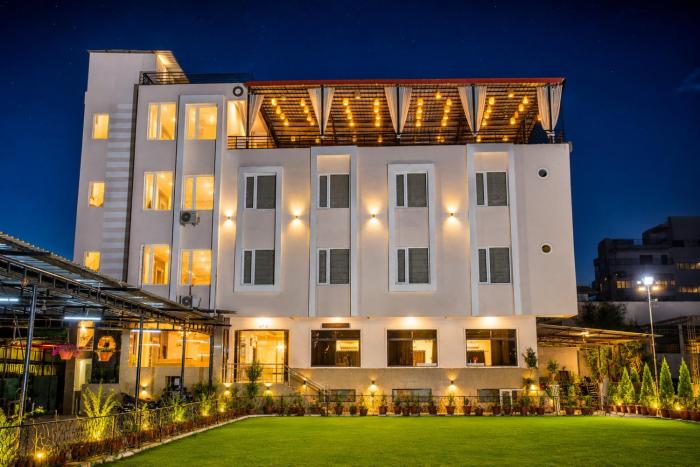 Hotel Bhairav Bagh -100 Mtr from Celebration Mall