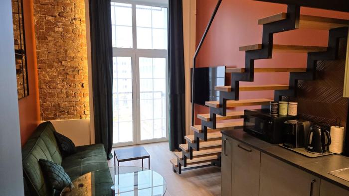 Urban Terracotta Loft - Newly Renovated