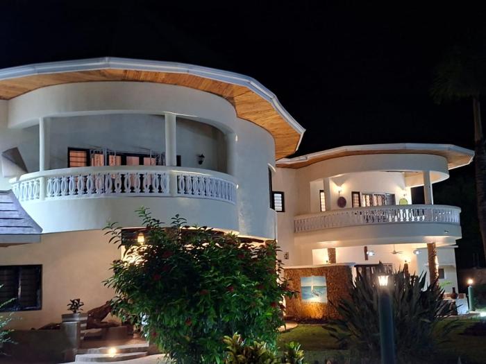 Amani Paradise Luxury Villas