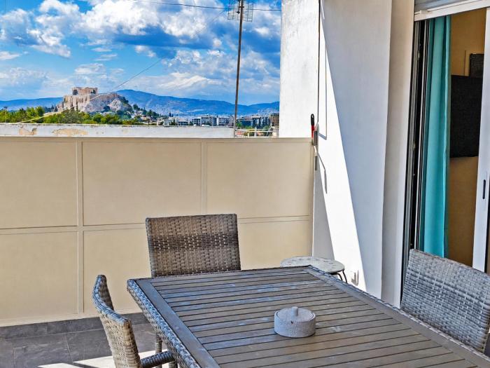 Athens Skyline Apt next to Kallimarmaro