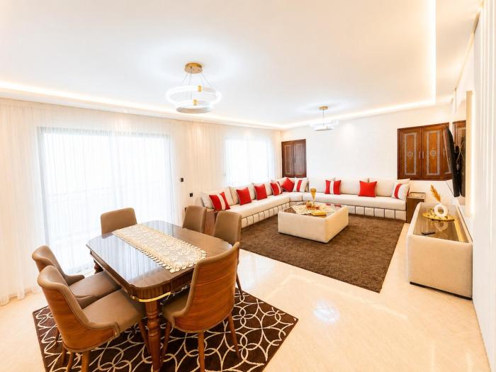 Luxury comfort near train station and sea