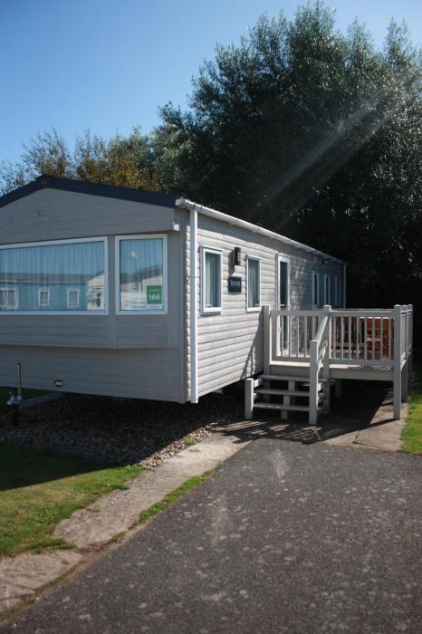 Cabin Sleeps 6 with Patio and Pets Welcome
