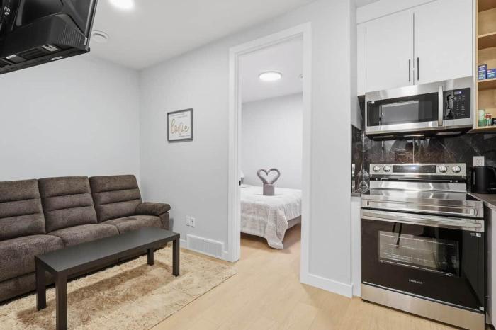 Bright & Spacious 2-Bedroom