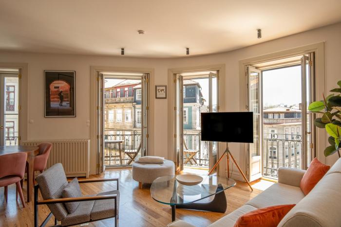 Boutique Apt in City Center w Stunning Douro Views
