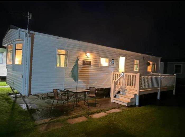 Lilahs caravan rental towyn