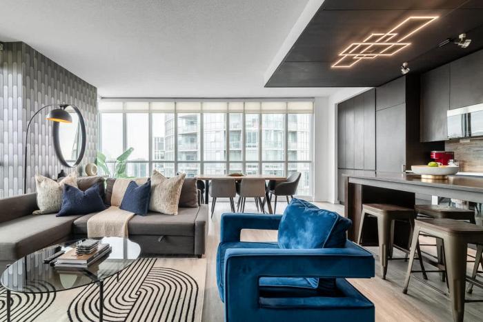 Designer Sub-Penthouse Breathtaking Skyline View