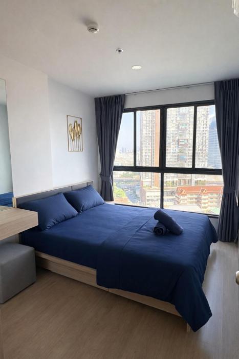1 Bedroom Condo, High Floor with Bangkok Skyline, Walking BTS Station, Near On-Nut