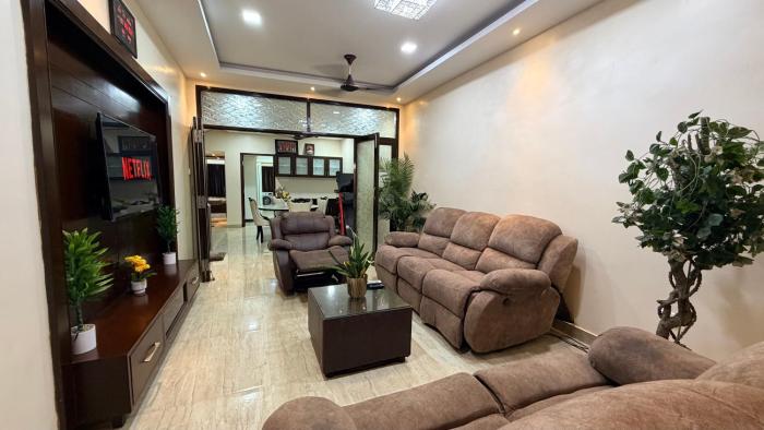 Modern 3BHK Family Duplex near Ashok Nagar Metro