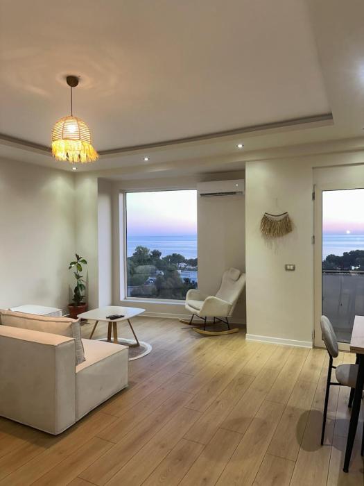Avia Sea View Apartment