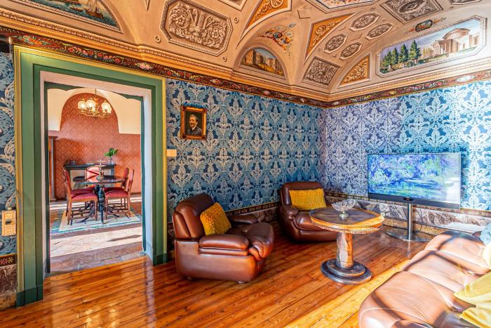 Villa Piemonte - Simple & Historic Group accommodation