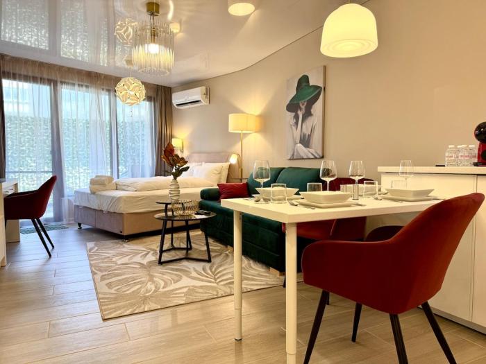 Cosher - Luxury Studio with Garden & Parking