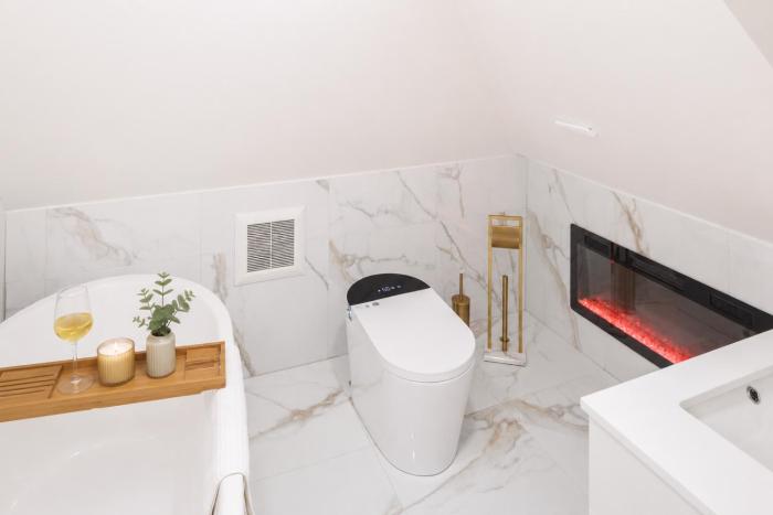 Luxury Studio Downtown with soaking tub