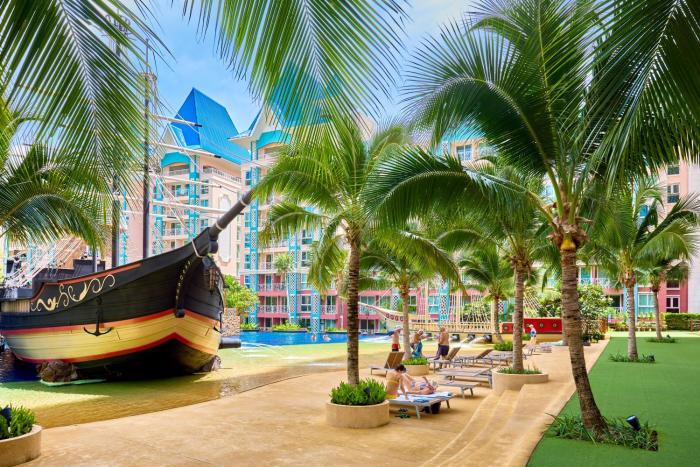 Grande Carribean apartments Jomtien beach Pool view Sea View