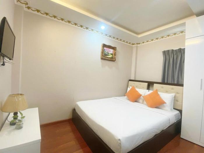 Crowne Bui Vien Walking Street Hotel