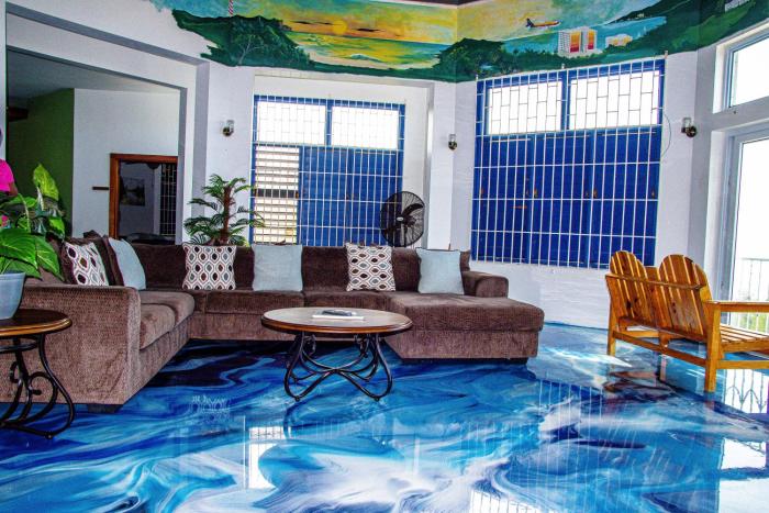 Sunshine Lodge: Your home away from home