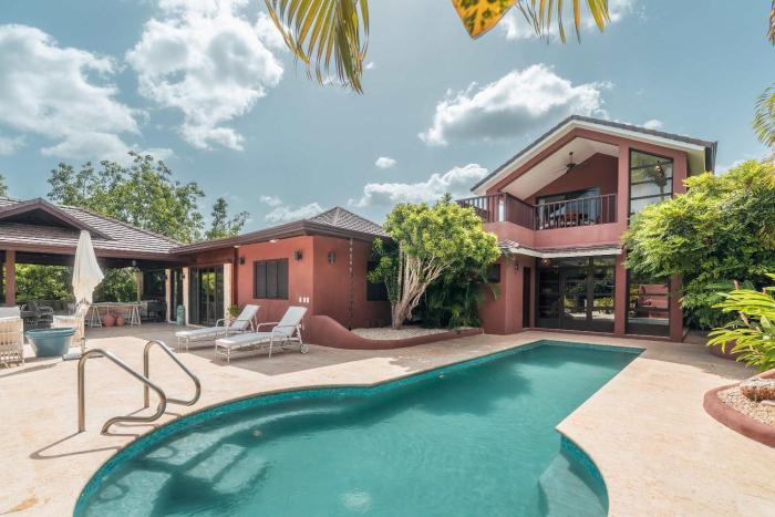 Fun in the sun classic villa at Los Lagos in Casa de Campo