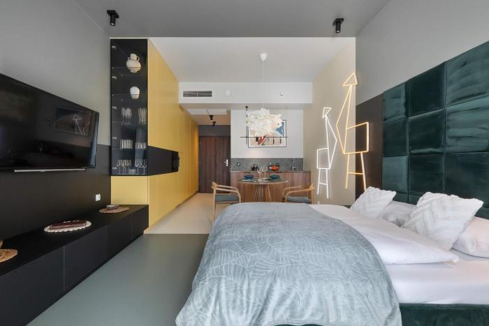 Stylish Studio with Pool and Viewing Terrace in Hanza Tower by Noclegi Renters